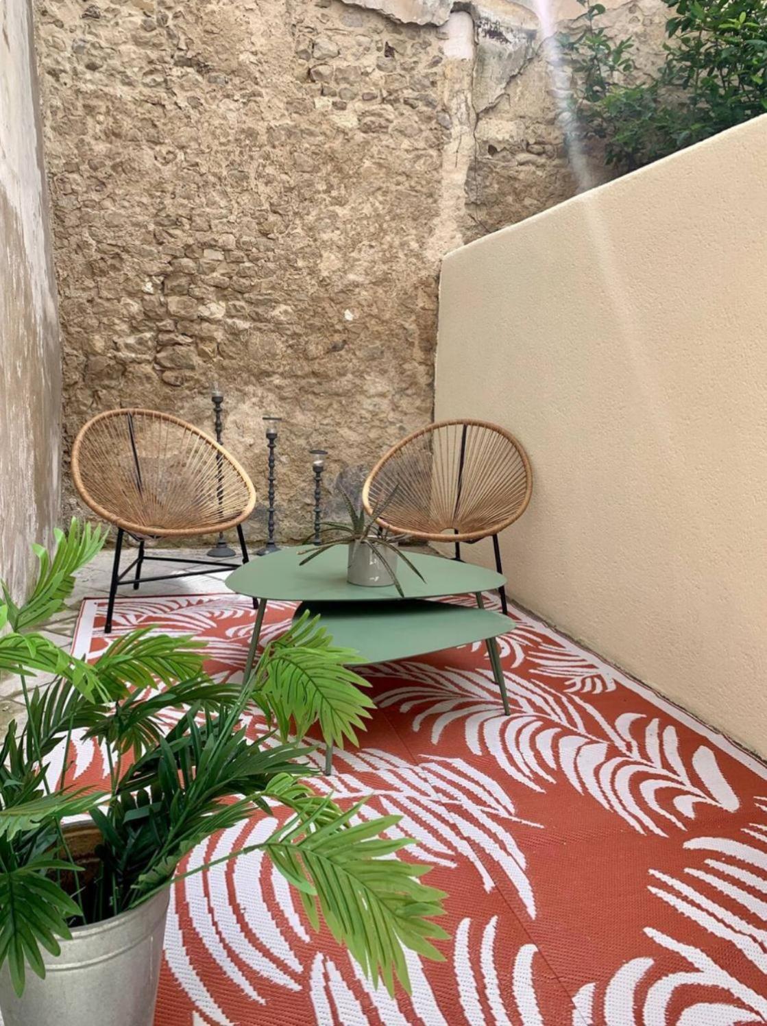 Un Air De Seventies Avec Grande Terrasse Apartment
